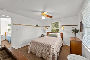 3 bedrooms, WiFi, bed sheets - 7850- Nepenthe, Classic Beach Home, Short Walk to Beach, Crow's Nest, Covered Decks. (Frisco)
