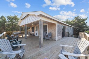Outdoor dining - 7850- Nepenthe, Classic Beach Home, Short Walk to Beach, Crow's Nest, Covered Decks. (Frisco)
