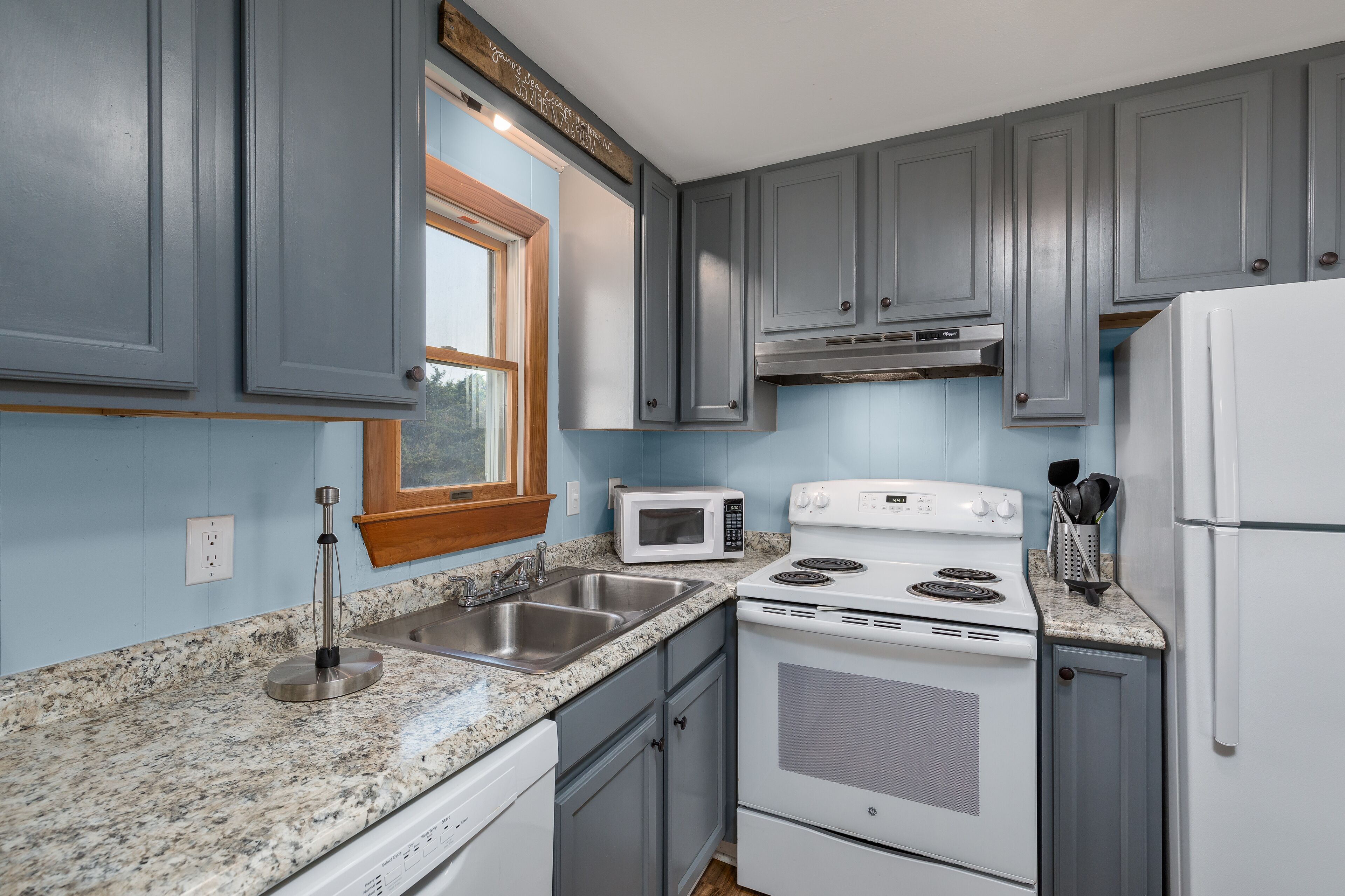 Frigorífic, microones, forn i placa de cuina 