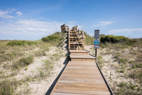 7950- Ocean, | Oceanside | Hatteras | Sleeps 6