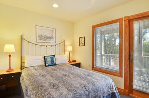 5 bedrooms, Internet, bed sheets, wheelchair access - 1562 - Coucher Du Soleil, 5-bed 5.5-bath soundfront Corolla, NC, pet friendly, private pool, hot tub (Corolla)