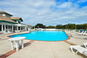 Pool - 1562 - Coucher Du Soleil, 5-bed 5.5-bath soundfront Corolla, NC, pet friendly, private pool, hot tub (Corolla)