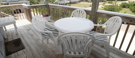 تناول الطعام بالخارج