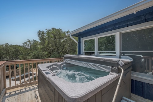 4620- Flip Flop Inn, in the live oaks lovingly maintained with amenities and conveniences