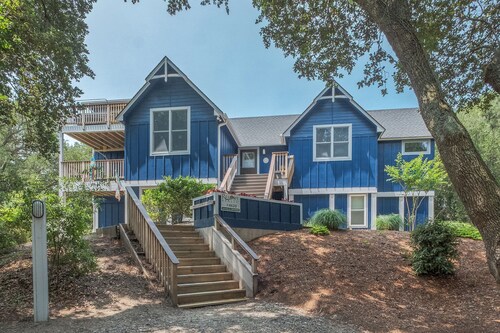 4620- Flip Flop Inn, in the live oaks lovingly maintained with amenities and conveniences