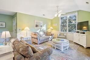 TV, DVD player - 4620- Flip Flop Inn, in the live oaks lovingly maintained with amenities and conveniences (Southern Shores)