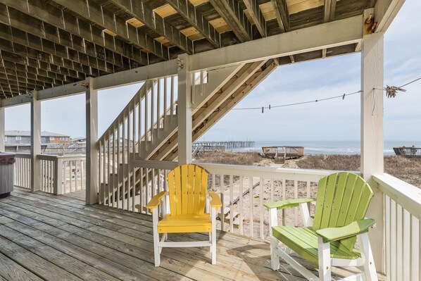 Terrace/patio - 5458- Pier 1 Retreat, Oceanfront | Nags Head | Sleeps 16 (Nags Head)