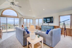 تلفزيون، مشغل دي في دي، كُتُب، مكتبة فيديو