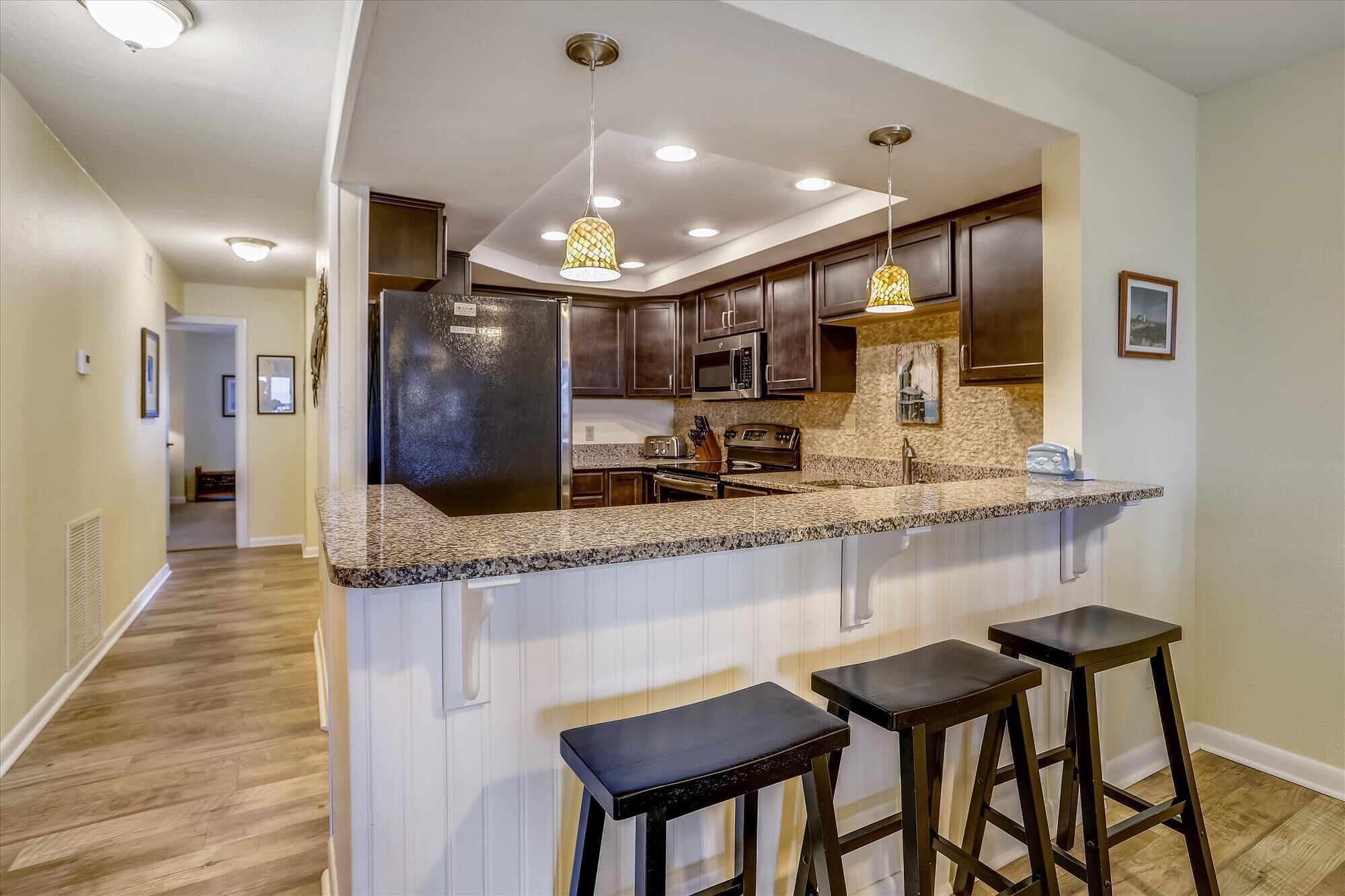 Breathtaking ocean views, direct access to the beach