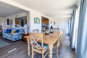 Dining - 7847- Summerset, | Oceanfront | Frisco | Sleeps 6 (Frisco)
