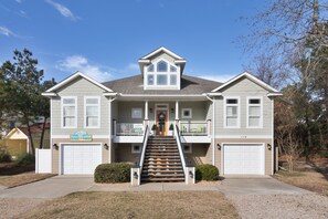 Exterior - 4096 - Cake by the Ocean, Spacious home with private pool, hot tub, and community amenities (Duck)