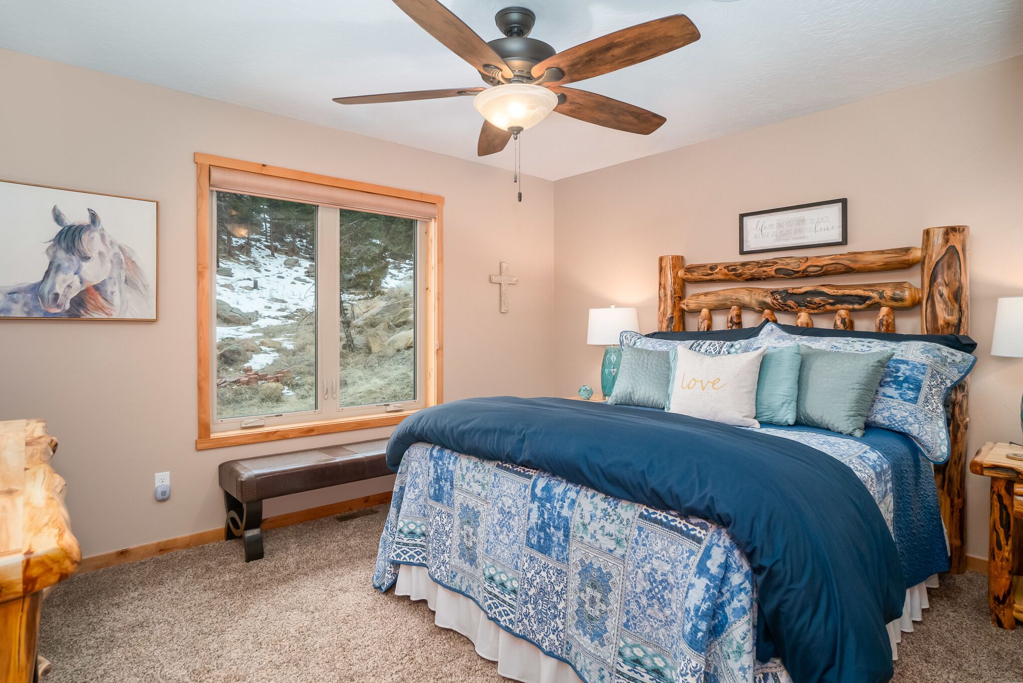 Alpine Sunflower Cabin—Stunning Views! Quiet location--Hot tub--Minutes to RMNP