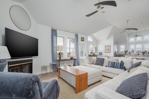 Smart TV, table football, stereo - 5471- Resting Beach Face, (Nags Head)