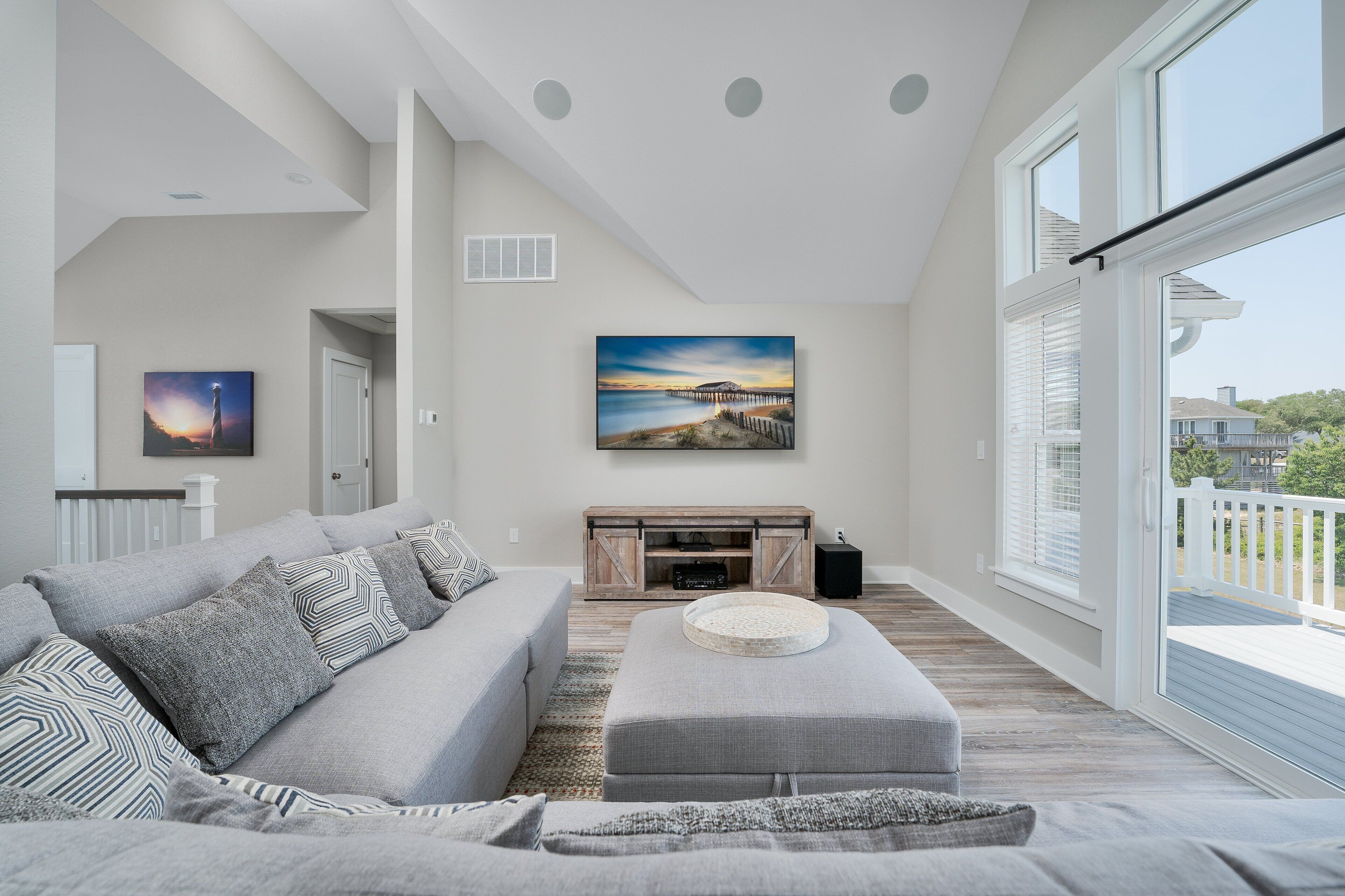 Televisión, videojuegos, futbolito y estéreo 