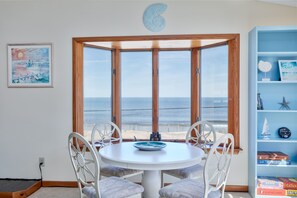 Dining - 4841- Ocean Overlook,  End unit with Panoramic Ocean Views (Kitty Hawk)