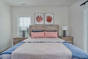 4 bedrooms, internet, bed sheets