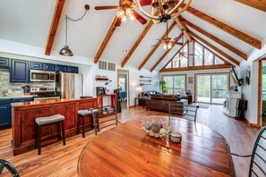 Interior - Versatile Home w/ Deck & Grill, 1 Mi to Lake! (Pottsboro)