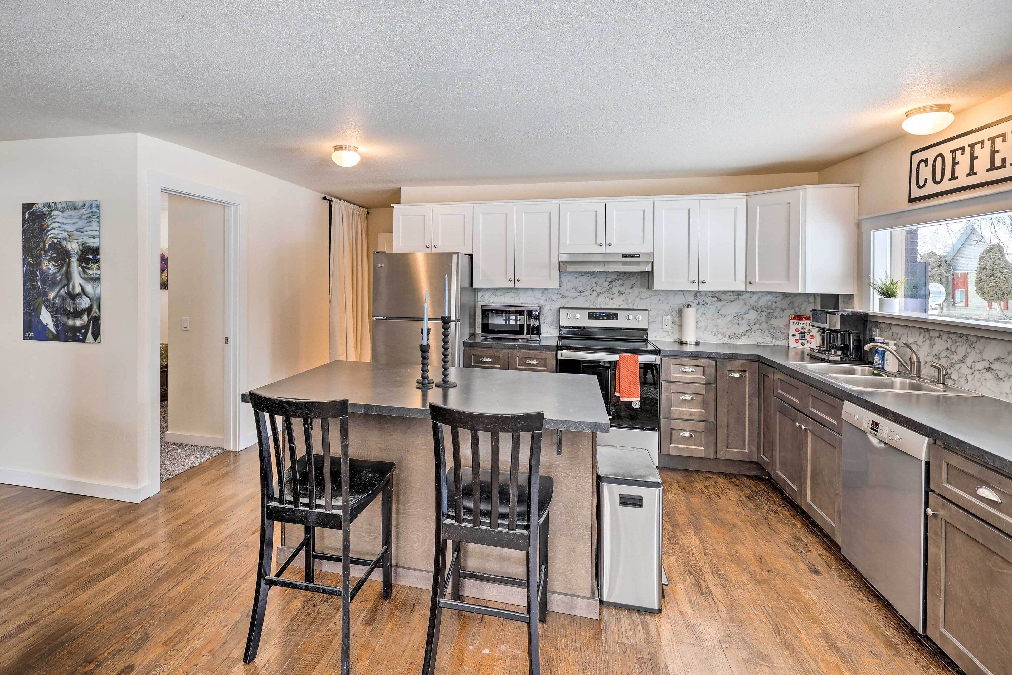 Quaint Albion Duplex w/ Easy River Access!