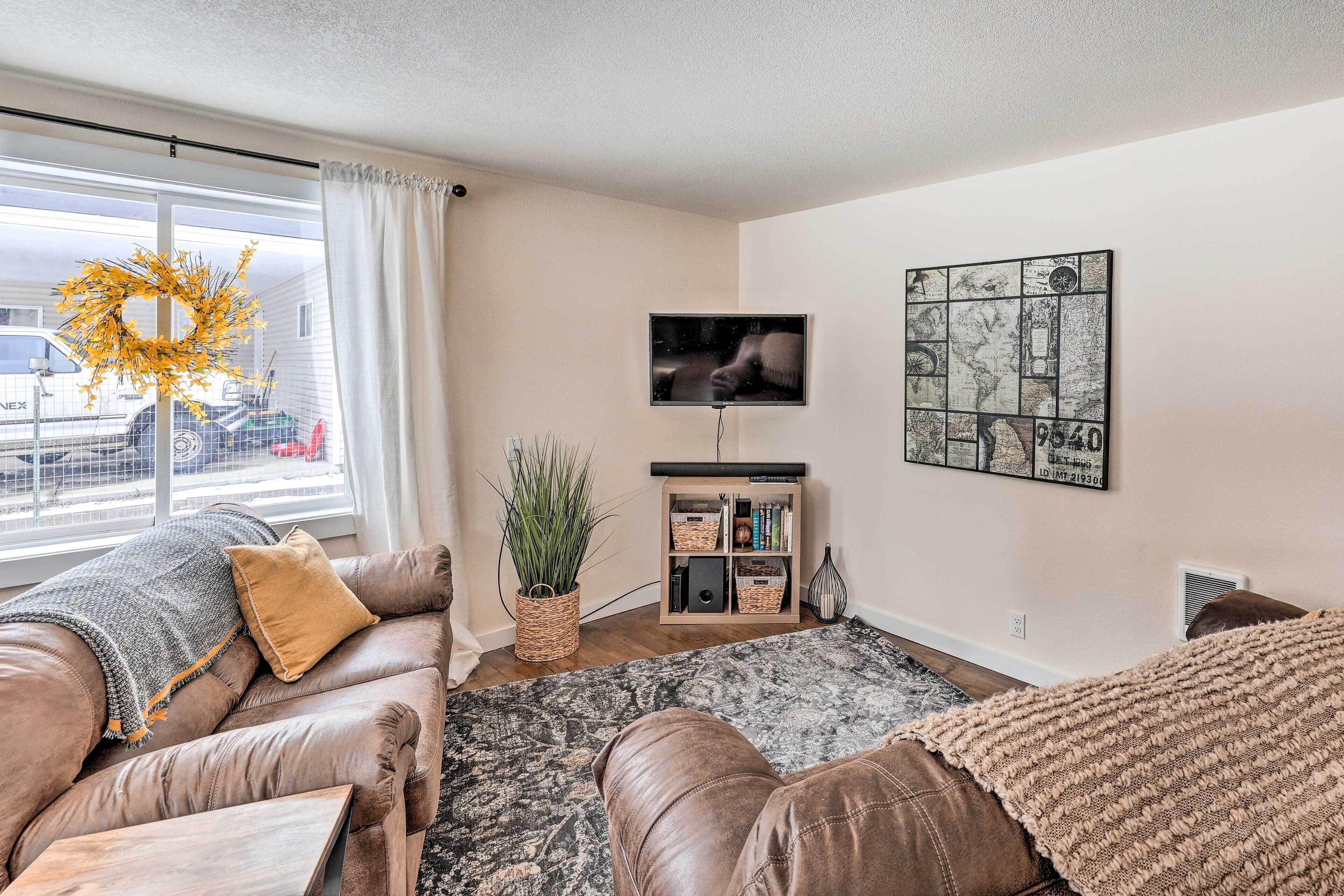 Quaint Albion Duplex w/ Easy River Access!