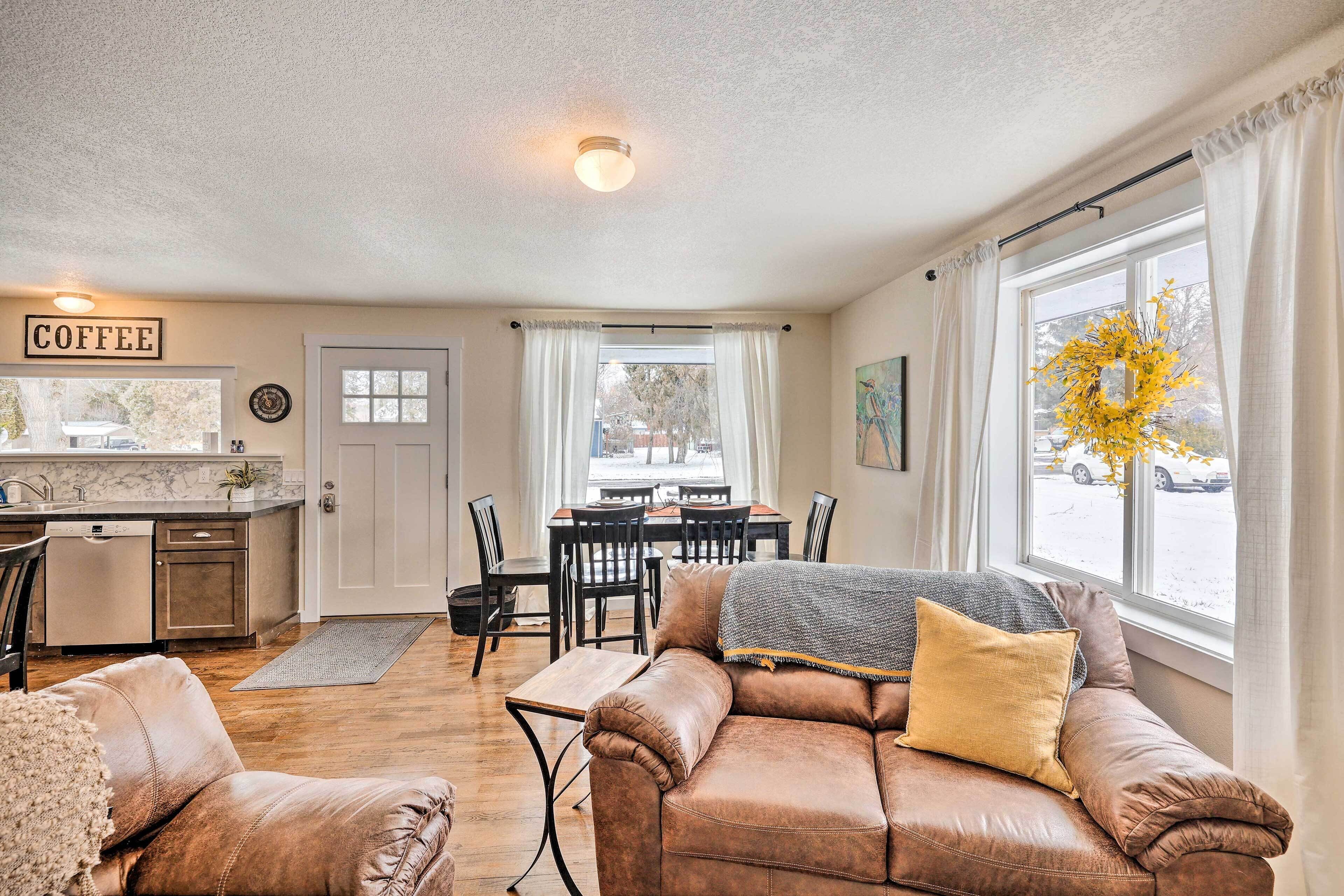 Quaint Albion Duplex w/ Easy River Access!