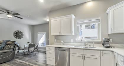 New Lower Unit Condo-Pet Friendly-North CS-USAFA