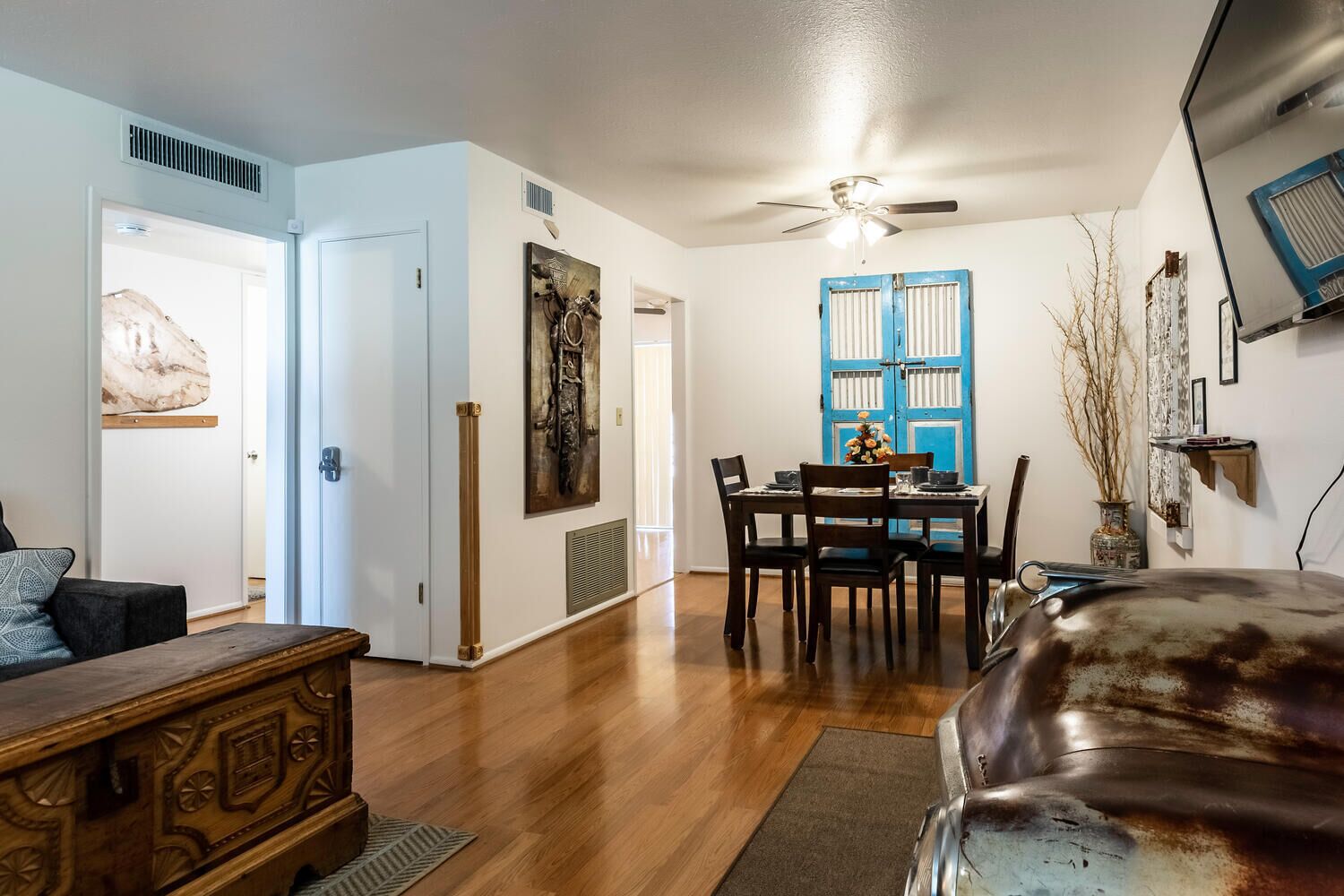 Newly remodeled, New Air Conditioning- and looking for guests!