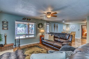 TV, fireplace - Relaxing Creekside House Next to Vallecito Lake (Bayfield)