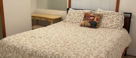 3 bedrooms, WiFi, bed sheets