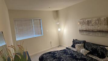 1 chambre, fer et planche Ă repasser, Wi-Fi gratuit, draps fournis