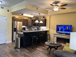 Refrigerador, microondas, horno y parrilla de estufa 