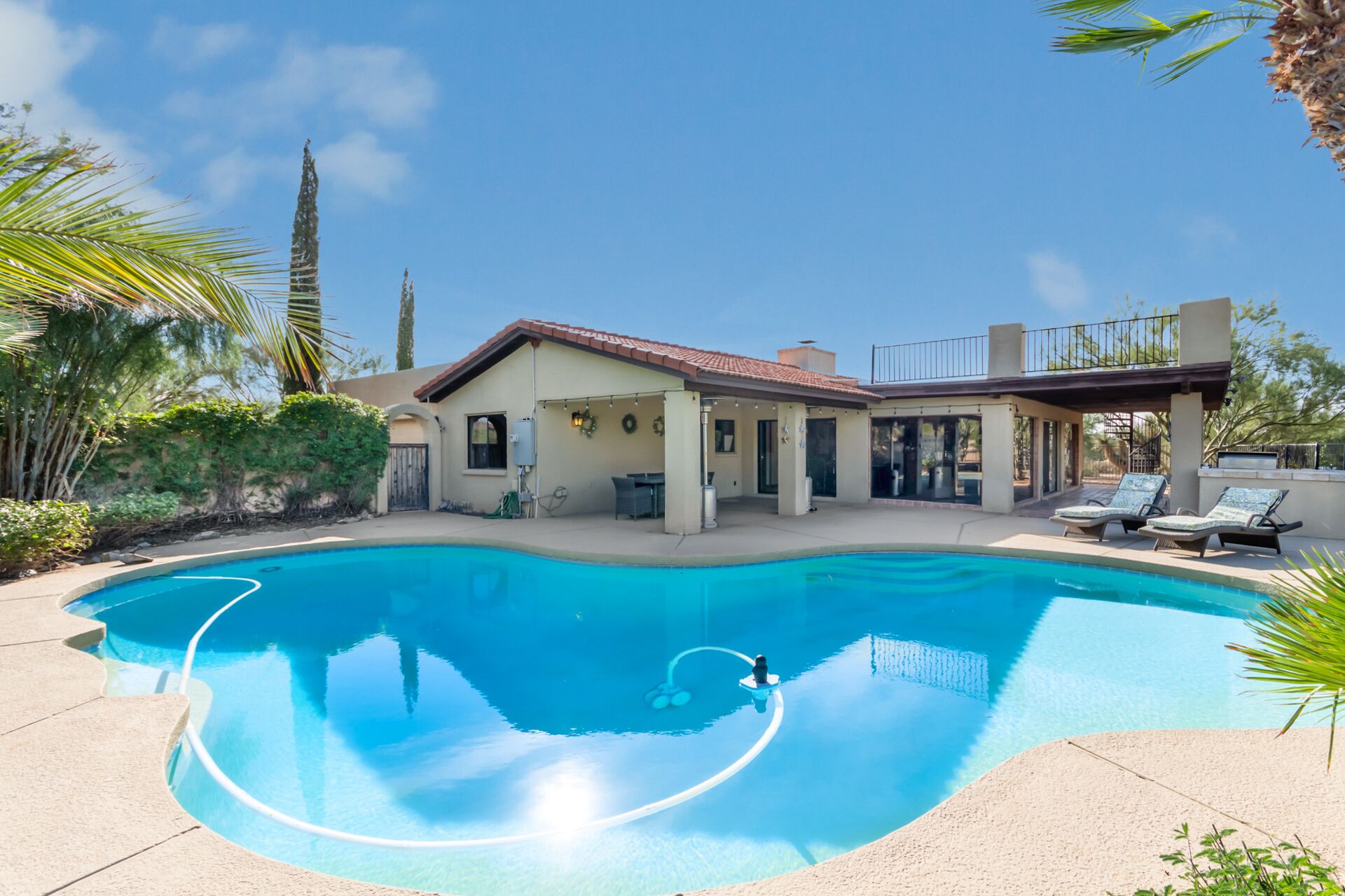 Comfort Hideaway Cave Creek, Sparkling Pool, Scenic backyard, Amazing Sunsets, BBQ, Cowboy Life!