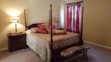 3 soverom, strykejern/-brett, reiseseng for barn og wi-fi (inkludert)