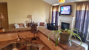 Interior - The Derby House - Relaxing retreat before and after the excitement of the Derby! (Louisville)