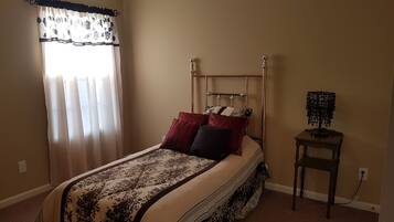 3 bedrooms, iron/ironing board, travel crib, free WiFi