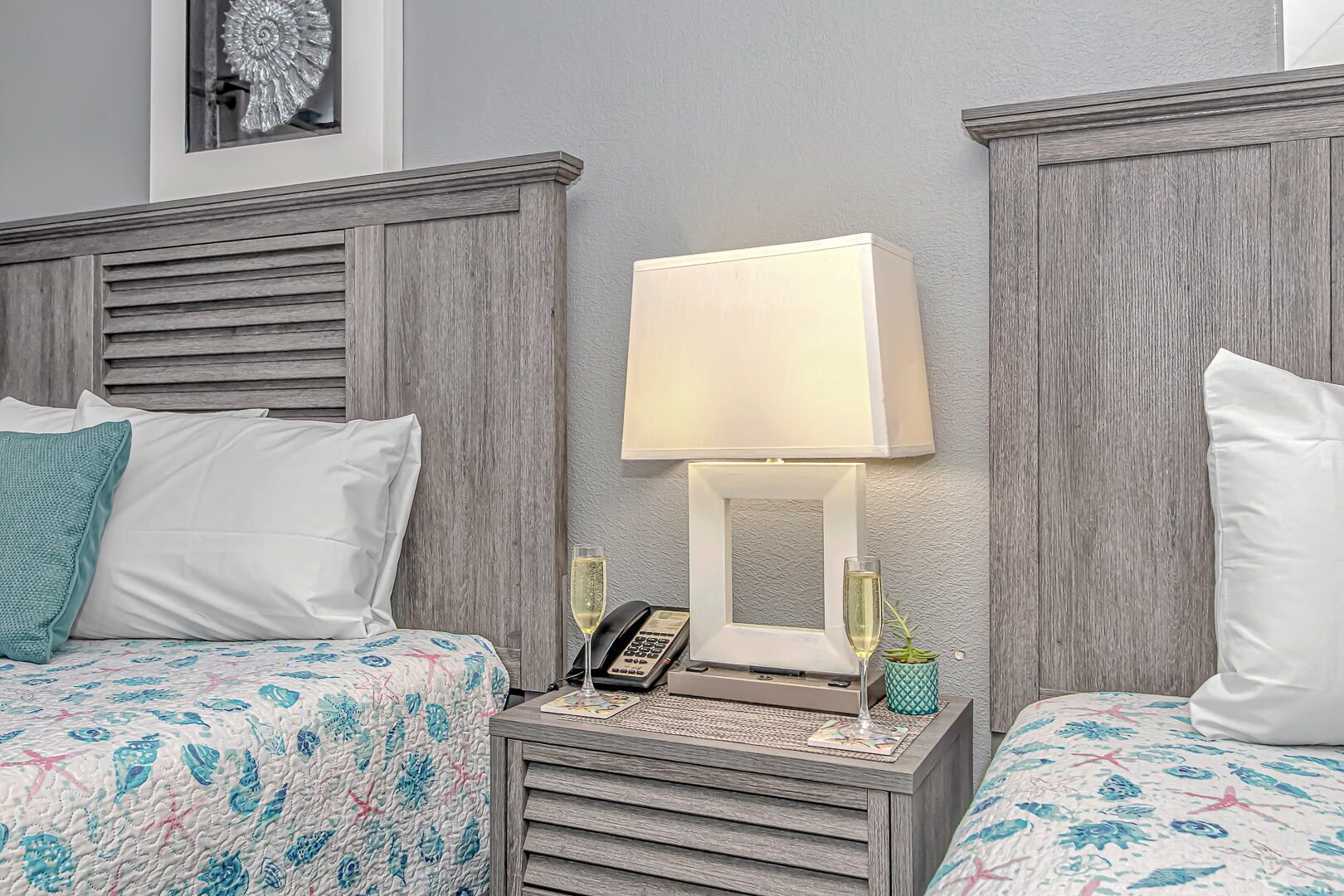 Angled Ocean View Studio with Ocean Views - Nicely Decorated!  Sun N Sand 1118 - Sleeps 4 guests