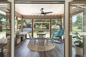 Interior - Spacious Luxurious Cozy Ranch Home - STRL-2022-00738 (Atlanta)