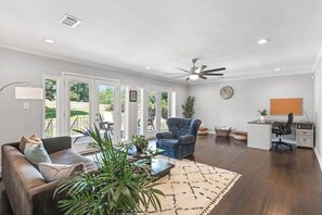 Smart TV, fireplace, printers - Spacious Luxurious Cozy Ranch Home - STRL-2022-00738 (Atlanta)