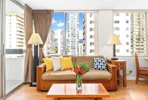 Smart TV - 1 BR w/ Great City Views, 3 mins to Waikiki Beach! (Honolulu)