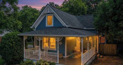 Family And Pet Friendly Bungalow, Kids Corner, Gated Yard And Fire Pit