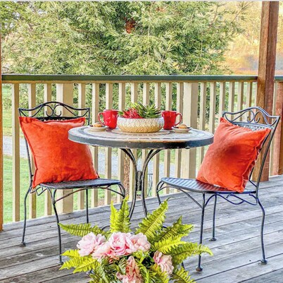 Riverview Clean and Cozy Home by the River - upstairs above office