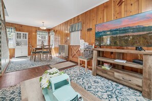 Interior - Oak Nesting - Smart TV, Fireplace, Deck, BBQ (Big Bear Lake)