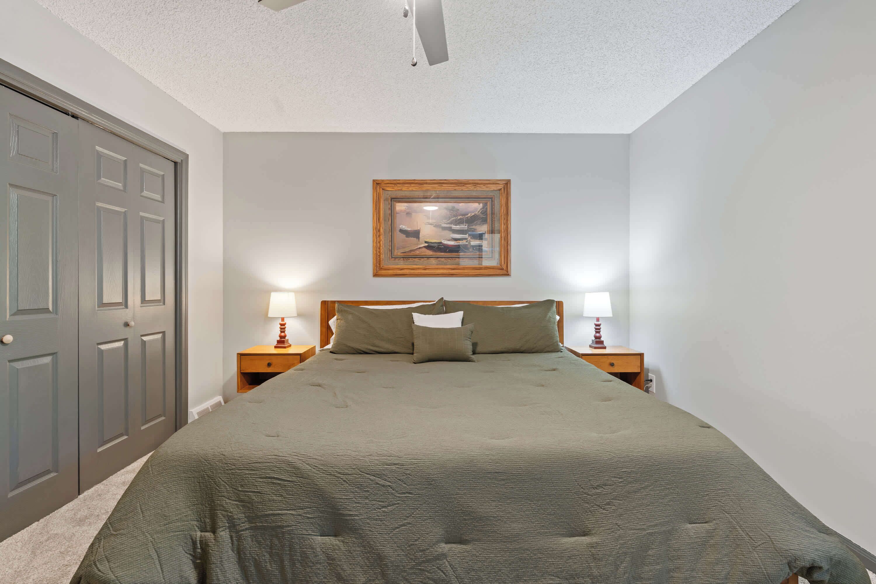 4 bedrooms, desk, iron/ironing board, travel crib