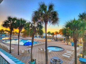 Piscina coperta, piscina all'aperto