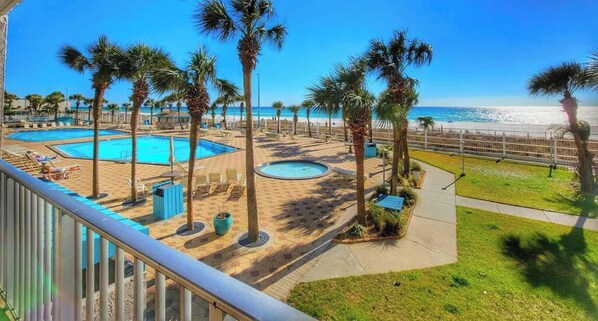 Piscina coperta, piscina all'aperto