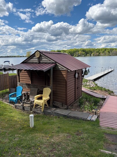 Beautiful Sunset Lake cabin rental