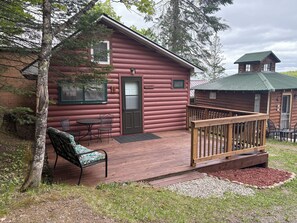 Terrace/patio - Beautiful Sunset Lake cabin rental (Iron River)