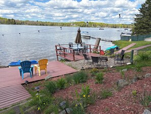 Outdoor dining - Beautiful Sunset Lake cabin rental (Iron River)