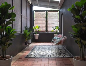 Terrace/patio - The HideAway, Torquay - Breakfast Provided (Torquay)