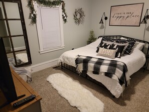 4 bedrooms, desk, iron/ironing board, travel crib