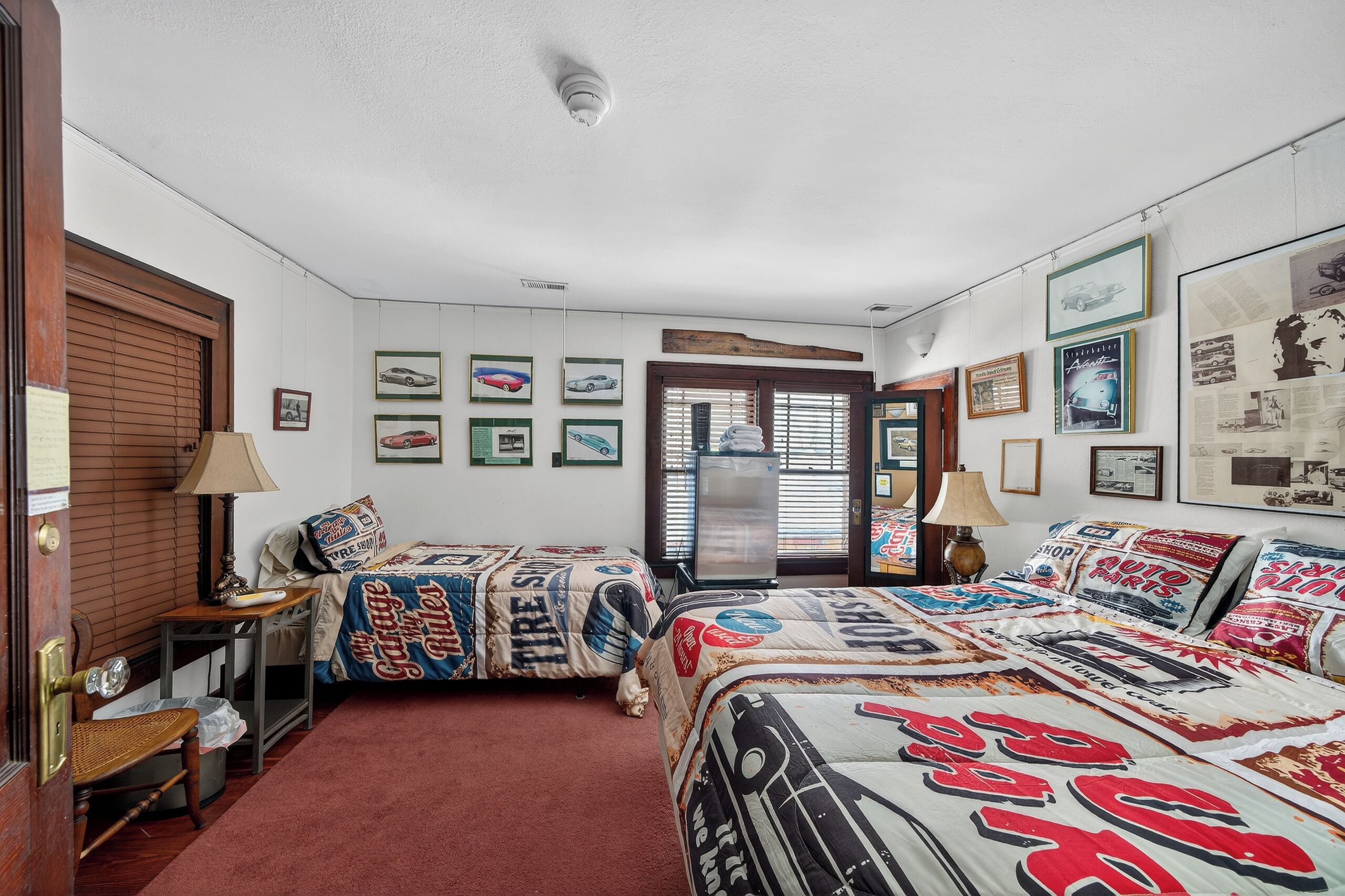 KELLOGG ROOM - 7 | Blackout curtains, iron/ironing board, free WiFi